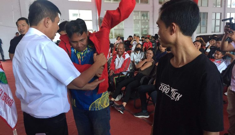 Wabup-Legi-Lepas-Atlet-Porprov-Minahasa-Tenggara-750x430