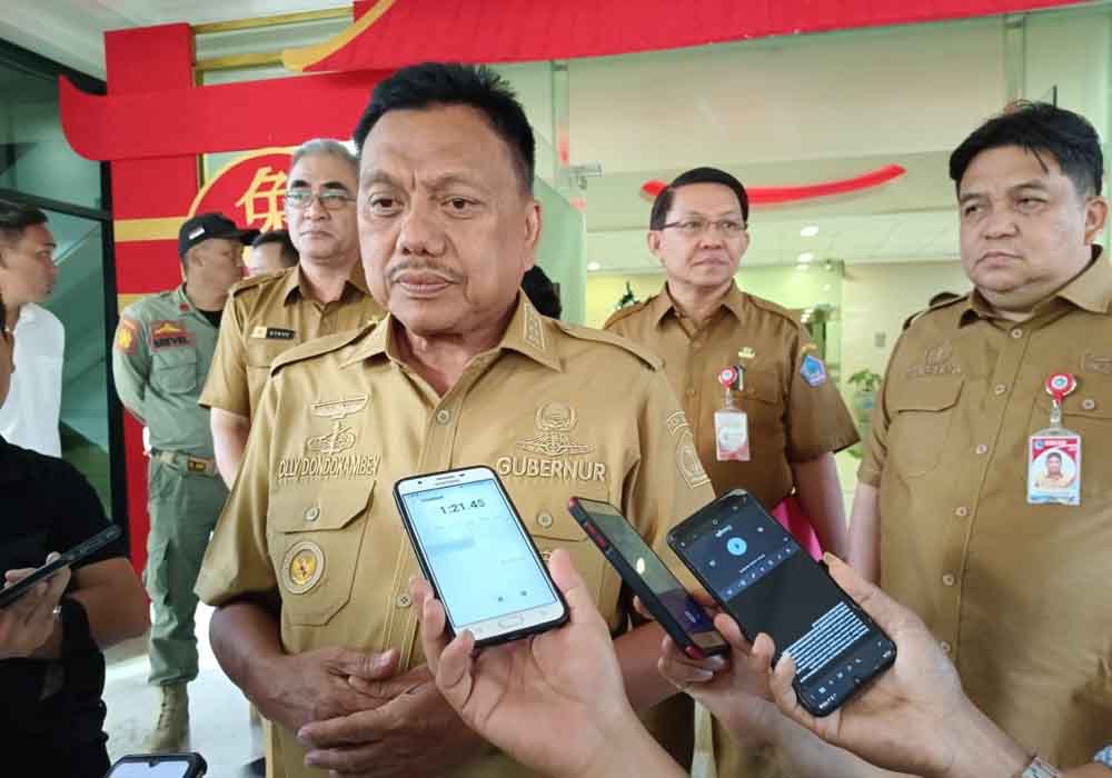 Gubernur Olly edit OK