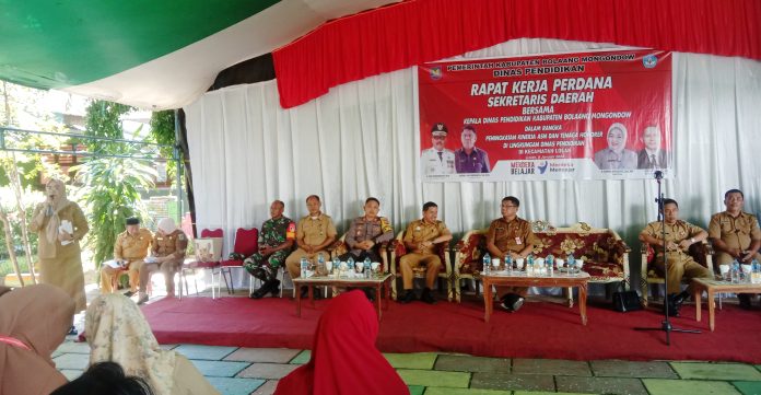 Raker Diknas Bolmong Sekda Bolmong Hadiri Raker Perdana Dinas Pendidikan di Kecamatan Lolak