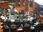 Seskab-Teddy-Presiden-Prabowo-Bahas-Penyesuaian-Rekrutmen-Prajurit-TNI-hingga-Penanganan-Bencana-1536x1079